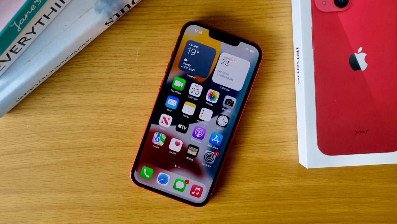 iPhone 13 mantiene il suo prezzo, grazie alla crisi dei chip thumbnail