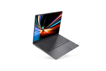 Lenovo porta in Italia il primo PC Yoga con tecnologia OLED e altre novità thumbnail
