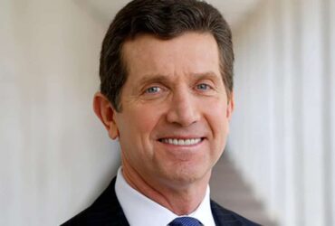 Apple: il CEO di Johnson & Johnson si unisce alla Mela morsicata thumbnail