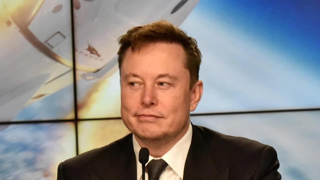 Facebook verifica un account fake di Elon Musk: era un bitcoin scammer thumbnail