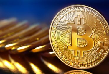 Il valore dei Bitcoin supererà i 100 mila dollari entro fine 2021 thumbnail