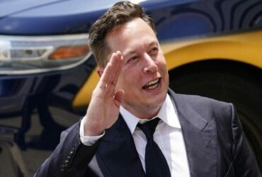 Twitter vota perché Elon Musk venda il 10% delle sue azioni Tesla thumbnail