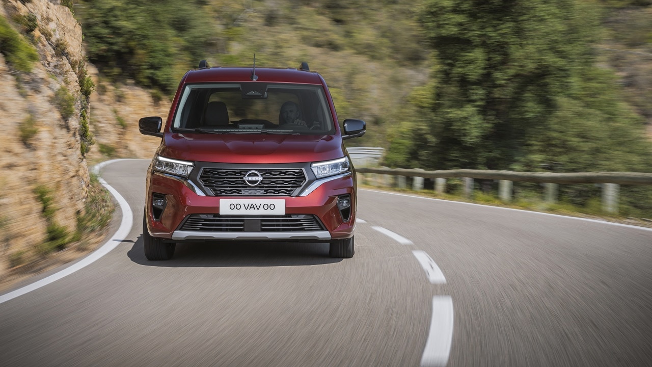 Nissan Townstar debutta in Europa: versione passeggeri da 28.600 euro thumbnail