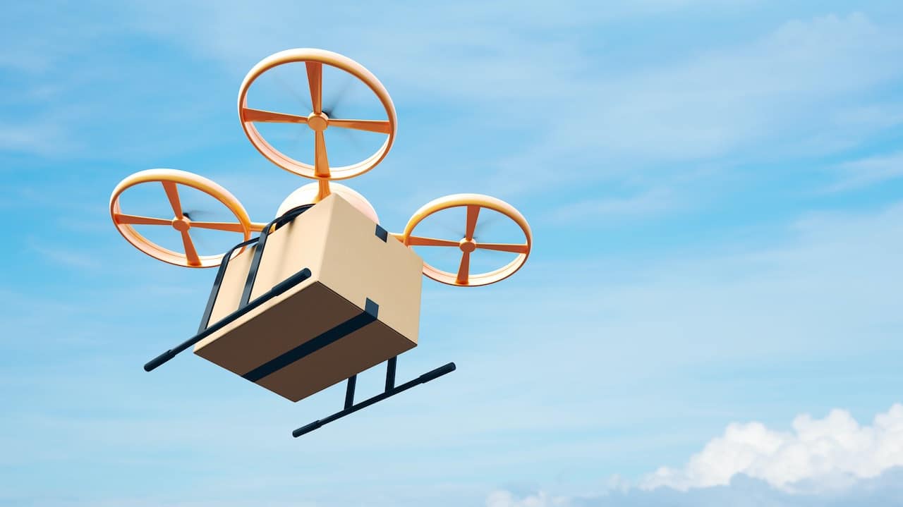 Primo volo di un drone postino nei cieli d’Italia thumbnail