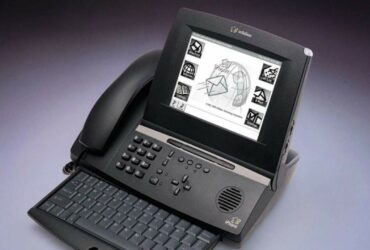 L'iPhone che uscì prima di Apple: ecco il telefono tech di InfoGear thumbnail