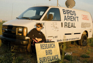 Le teorie del complotto più assurde del 2021 thumbnail