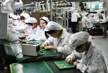 Apple blocca la produzione in una fabbrica Foxconn a causa delle drammatiche condizioni dei lavoratori thumbnail