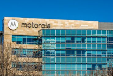 Motorola anticipa dettagli sulla fotocamera interna del nuovo Moto Edge X30 thumbnail