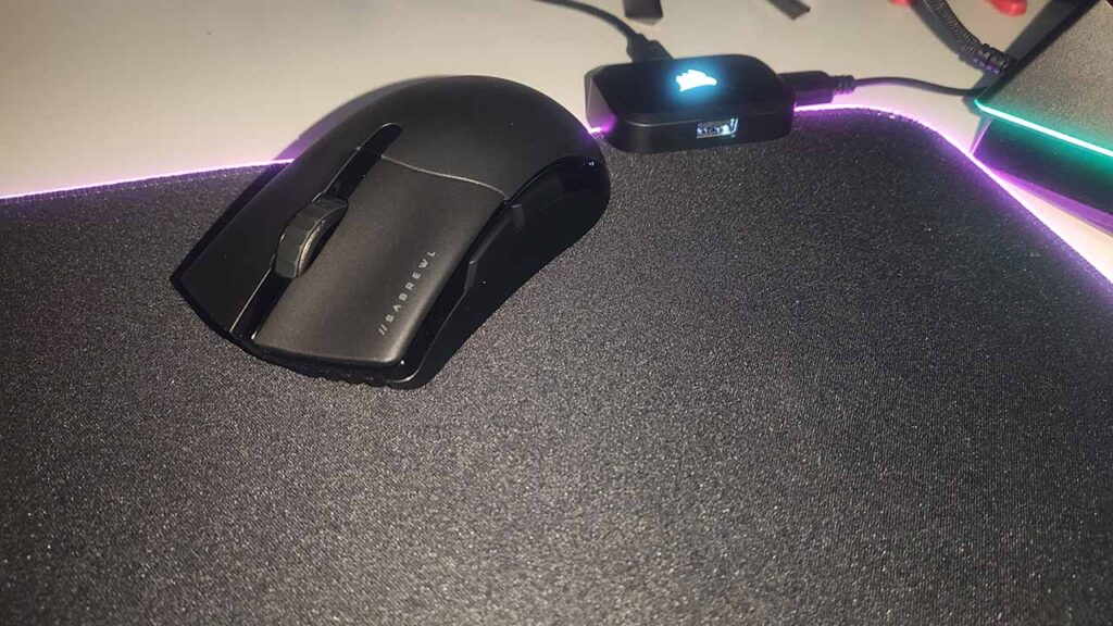 Corsair Saber Pro Wireless Champion Series front review