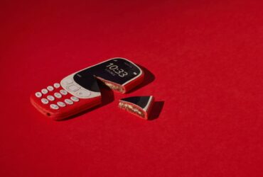 Il Nokia 3310 si è trasformato in una torta thumbnail
