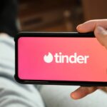 Le speranze degli utenti Tinder per il 2022? Un match ovviamente! thumbnail