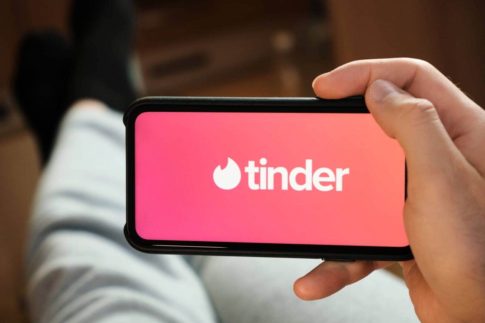 Le speranze degli utenti Tinder per il 2022? Un match ovviamente! thumbnail