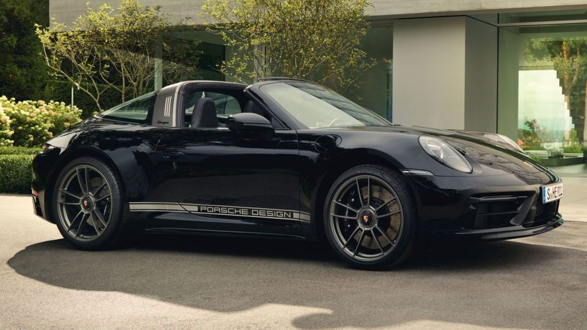 Porsche Design celebra i 50 anni di attività con una 911 limited edition thumbnail