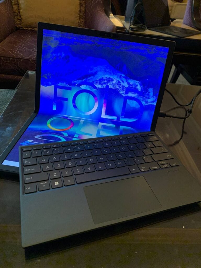 Asus Zenbook 17 Fold OLED present