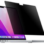 Al CES 2022 i nuovi display per la privacy per MacBook Pro thumbnail