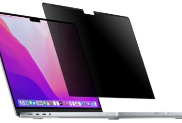 Al CES 2022 i nuovi display per la privacy per MacBook Pro thumbnail