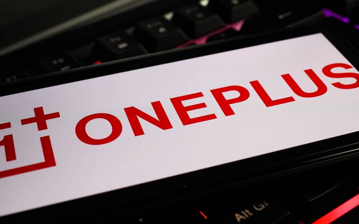 OnePlus 10 Pro: design svelato da un primo teaser ufficiale thumbnail