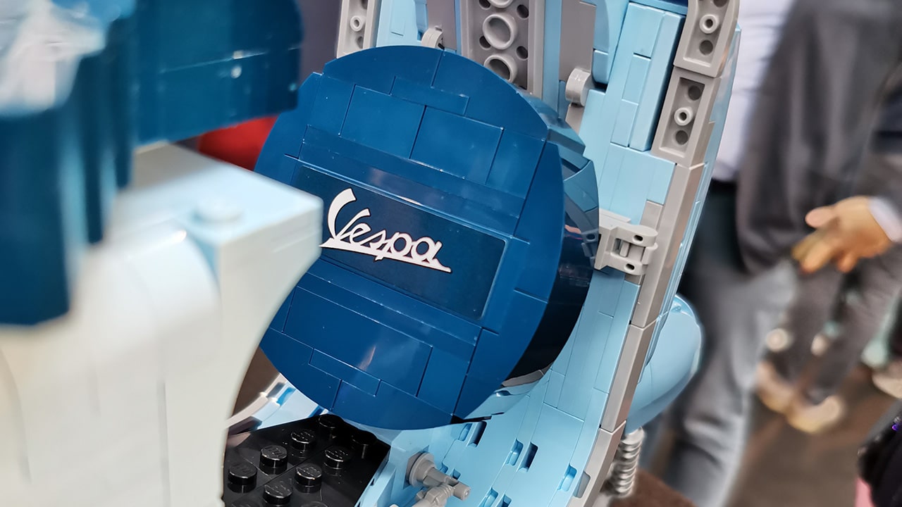 Vespa, un mito italiano ricostruito in LEGO thumbnail