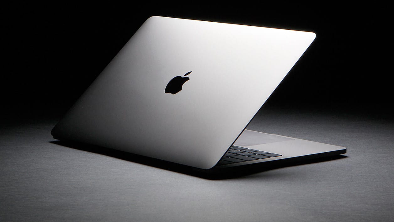 Apple: il MacBook Pro si rinnova? Parla Bloomberg thumbnail