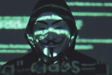 La guerra invisibile: Anonymous sfida la Russia thumbnail
