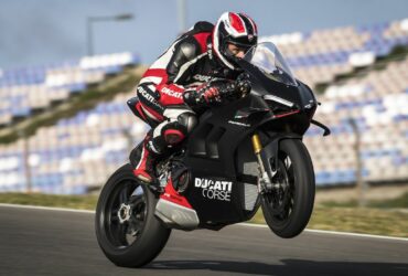 Ducati Panigale, ecco la versione SP2 per chi non si accontenta della "base" V4 thumbnail