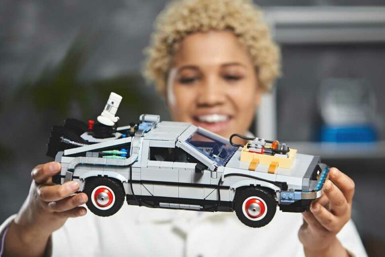 LEGO Time Machine: the Back to the Future set arrives!