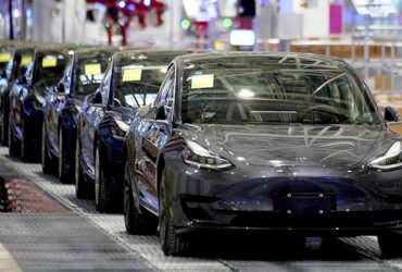 Tesla punta a produrre 20 milioni di veicoli all'anno entro il 2030 thumbnail