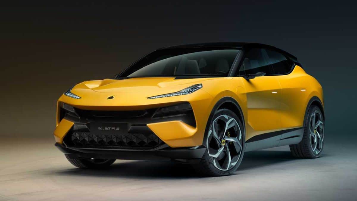 Lotus Eletre, il SUV elettrico che inizia la rivoluzione del brand thumbnail