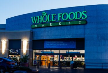 Amazon apre il primo negozio Whole Foods senza casse: si paga col palmo della mano thumbnail