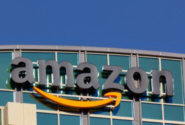 Amazon supporta l'Ucraina: aiuti in logistica e cybersicurezza thumbnail