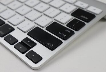 Apple: ecco le nuove colorazioni di Magic Keyboard thumbnail