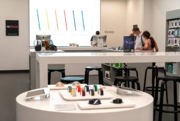 I re:Store di Apple riaprono in Russia ma i prezzi aumentano del 50% thumbnail