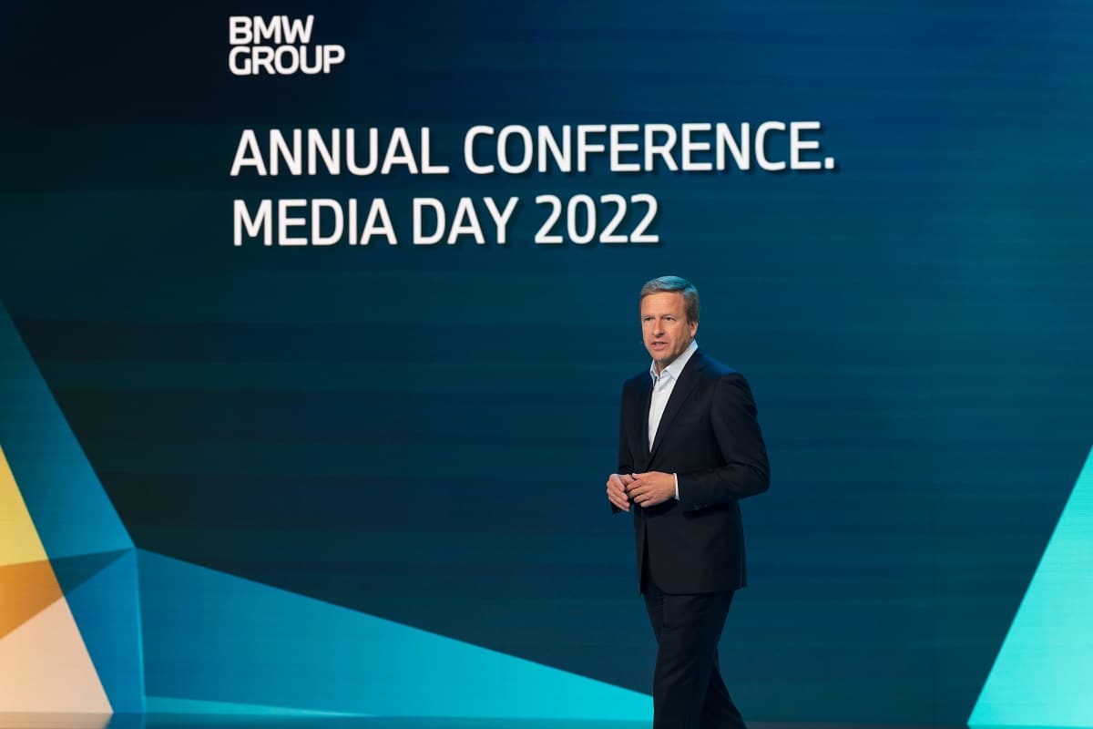 BMW: il CEO Olivier Zipse anticipa gli obiettivi per il futuro dell'azienda thumbnail