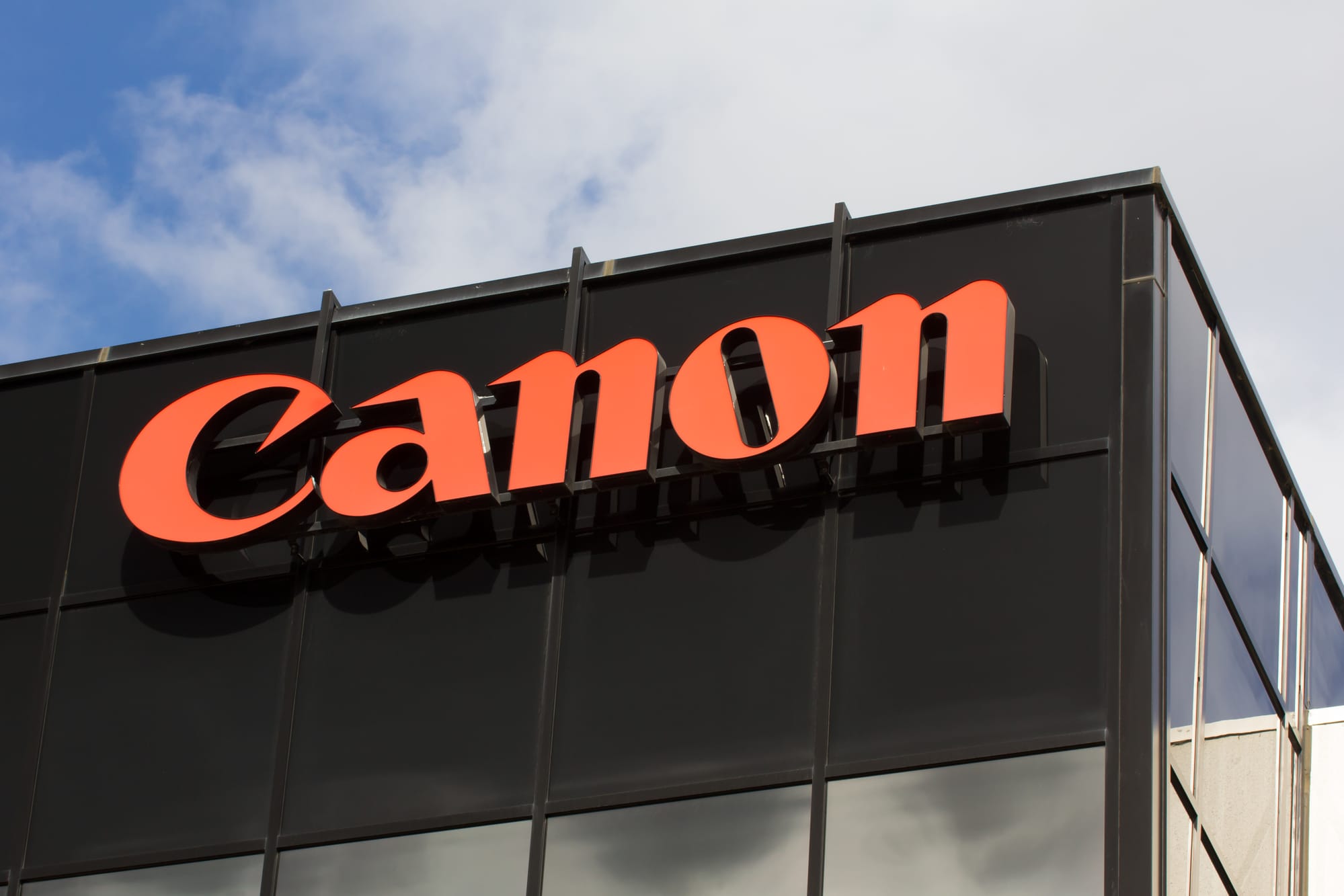 Canon annuncia tante novità per la versione web di PosterArtist thumbnail