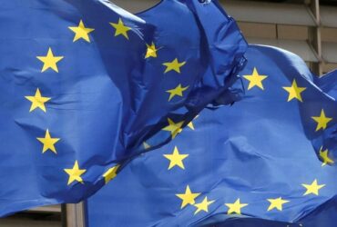 L'Europa contro Big Tech: nuove leggi antitrust in arrivo thumbnail