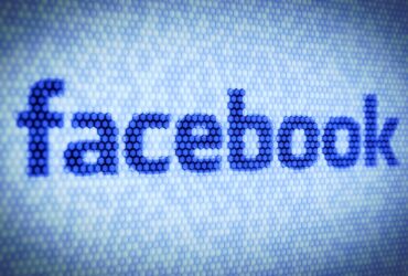 Facebook riceve una multa per la violazione dei dati subita nel 2018 in UE thumbnail