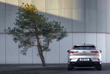 Jaguar Land Rover entro il 2030 si impegna a ridurre le emissioni del 46% thumbnail