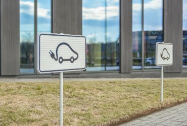 Ecco gli incentivi auto 2022 per le elettriche e le ibride thumbnail