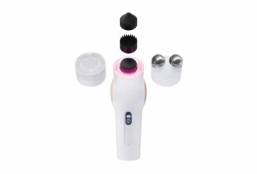 Therabody presenta il suo nuovo dispositivo per la cura della pelle: ecco TheraFace PRO thumbnail