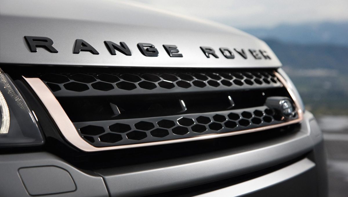 Range Rover Sport, nuovi teaser in attesa del lancio del 10 maggio thumbnail