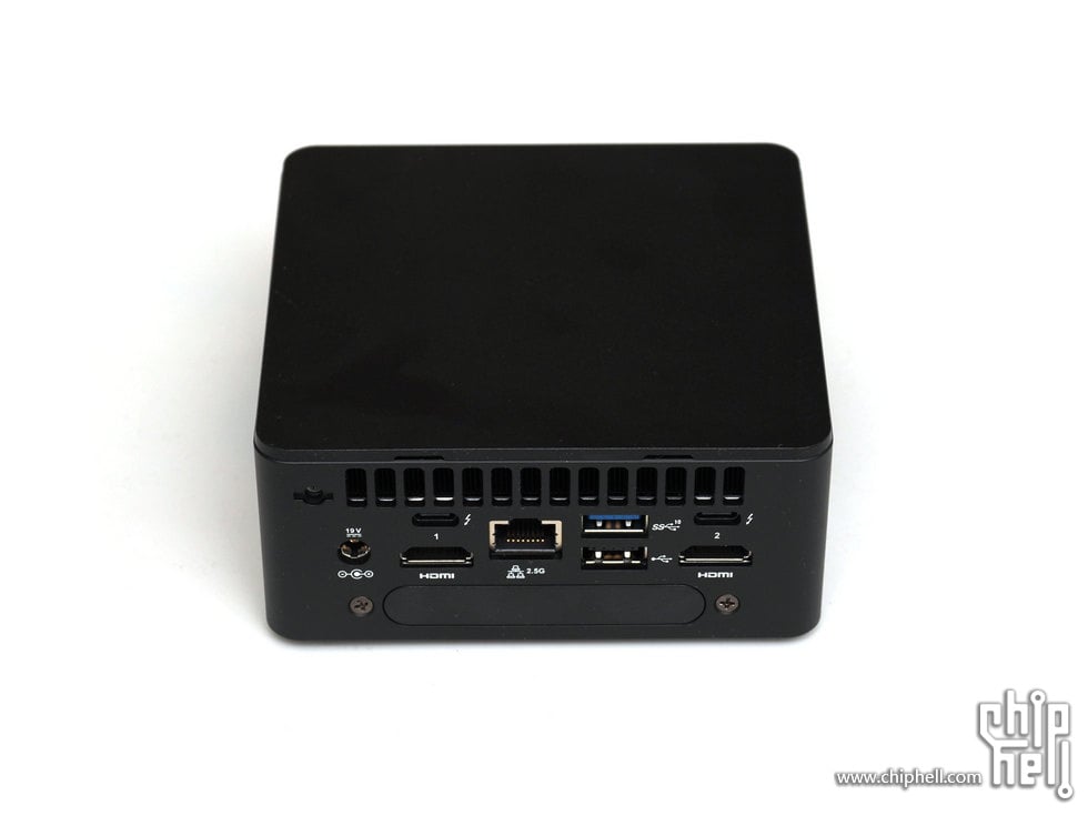 Intel NUC Studio 12 Pro min