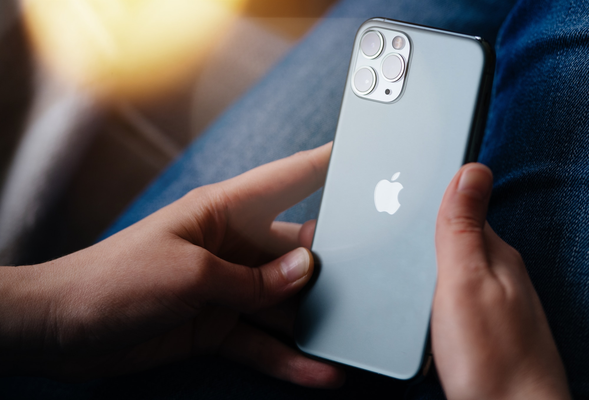 iPhone senza caricatore: Apple obbligata a risarcire un cliente thumbnail