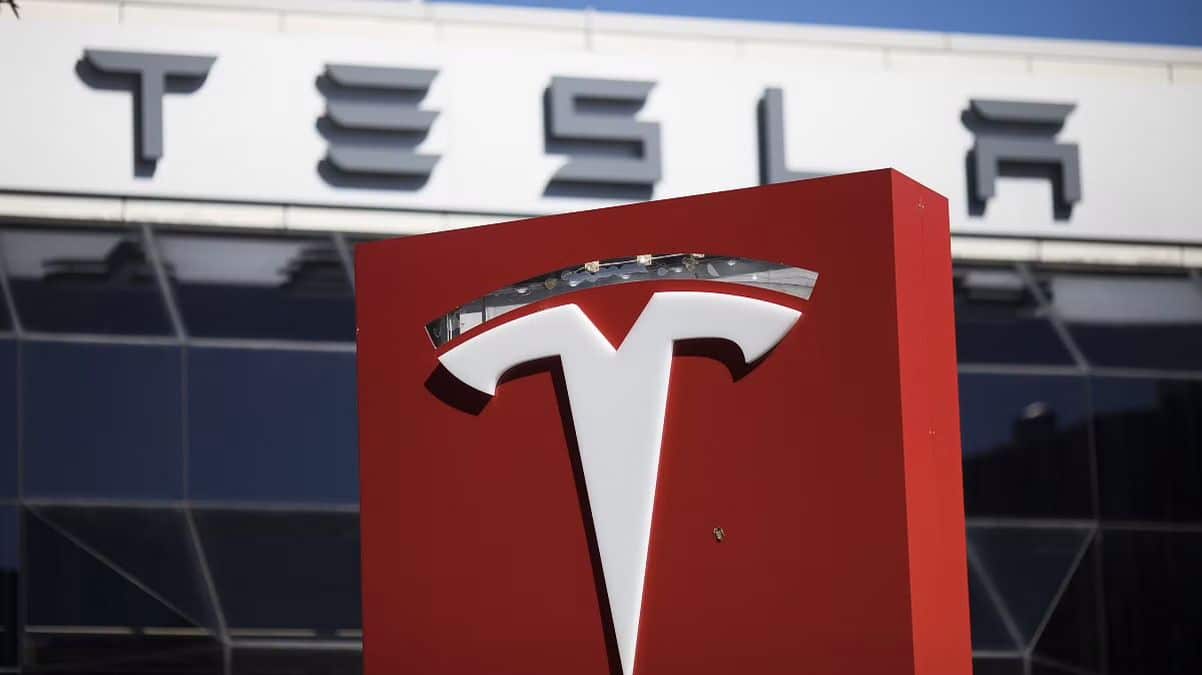 I tempi di consegna della nuova Tesla negli Stati Uniti si stanno allungando thumbnail