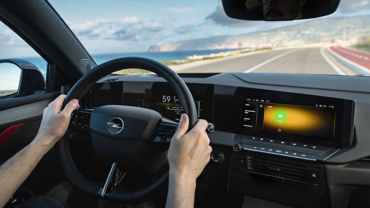 La Nuova Opel Astra migliora la qualità dell'aria a bordo con il sistema Intelli-Air thumbnail
