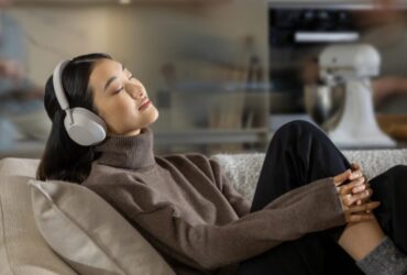 Sony presenta le nuove cuffie WH-1000XM5 con sistema di eliminazione del rumore thumbnail