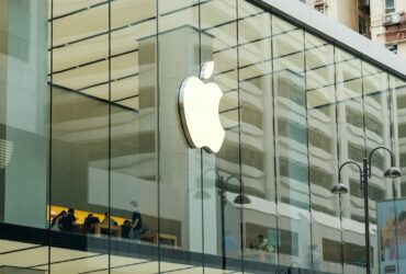 Apple, un tasto della tastiera di MacBook Pro diventa un mouse thumbnail