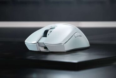 La recensione di Razer Viper V2 Pro, il mouse wireless ultra-leggero thumbnail