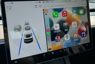 Uno sviluppatore polacco ha installato Apple CarPlay su una Tesla thumbnail