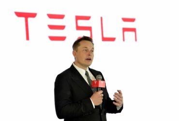 Elon Musk ha perso 10 miliardi di dollari a causa delle accuse di violenza sessuale thumbnail