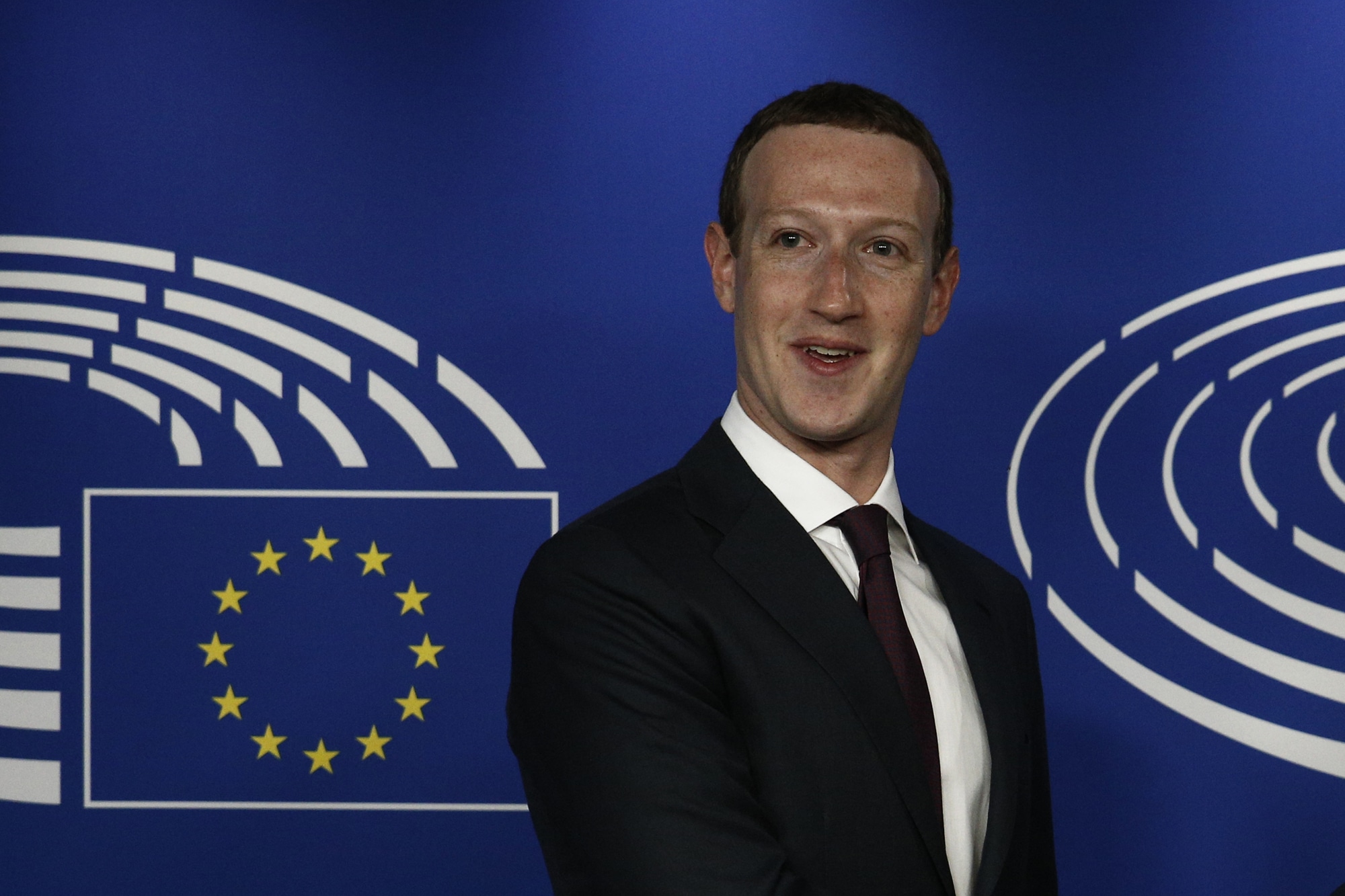 Mark Zuckerberg incontra il premier Draghi: ecco l'argomento del colloquio thumbnail